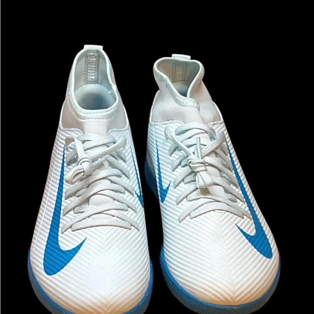 Size 5.5 Y - NIKE‎ JR SUPERFLY 10 CLUB IC FQ8320 400
